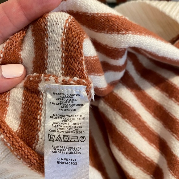 Ann Taylor Loft Sweater - Picture 5 of 6